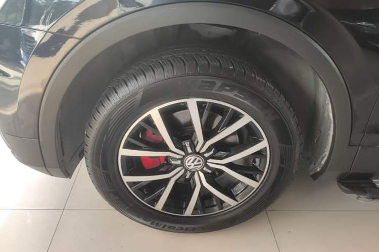 Used Volkswagen Tiguan L 2018 330TSI Automatic Two-Wheel Drive Comfort Edition Left Front Wheel Hub