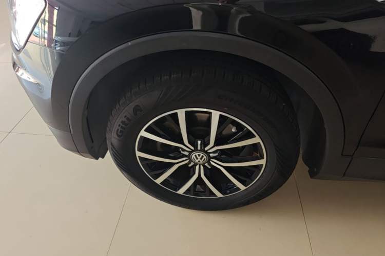 Used Volkswagen Tiguan L 2018 Facelift 330TSI Automatic Two-Wheel Drive Luxury Edition Left Front Wheel Hub