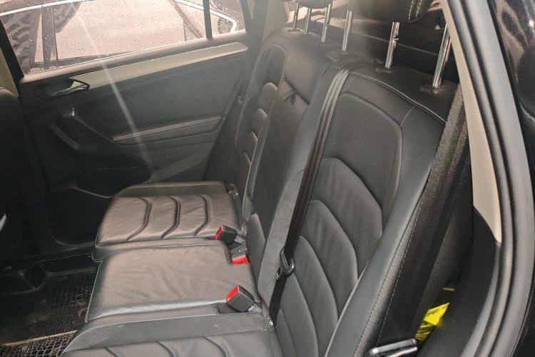 Used Volkswagen Tiguan L 2018 330TSI Automatic Two-Wheel Drive Luxury Edition Left Rear Seat