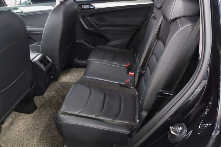 Used Volkswagen Tiguan L 2018 280TSI Automatic Two-Wheel Drive Comfort Edition Left Rear Seat