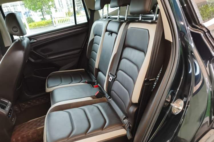 Used Volkswagen Tiguan L 2018 380TSI Automatic All-Wheel Drive Luxury Edition Left Rear Seat