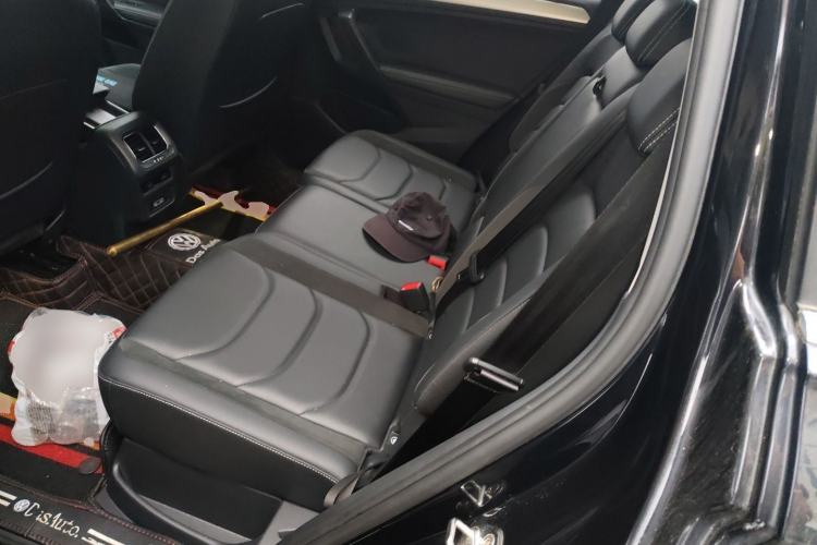 Used Volkswagen Tiguan L 2018 330TSI Automatic Two-Wheel Drive Luxury Edition Left Rear Seat
