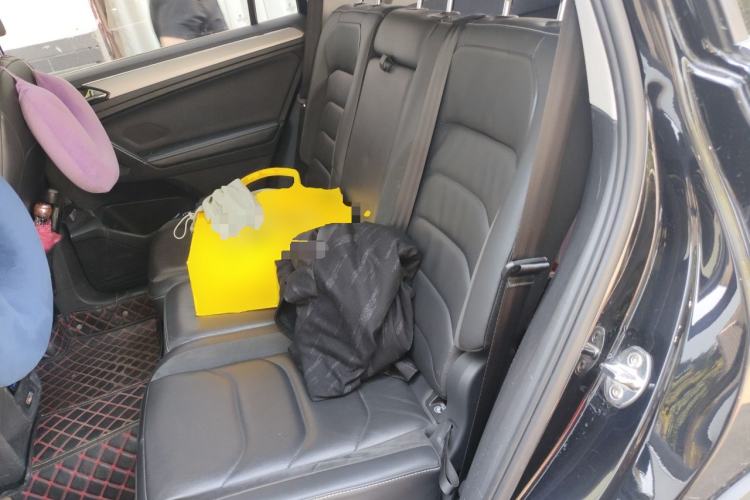Used Volkswagen Tiguan L 2018 Facelift 330TSI Automatic Two-Wheel Drive Luxury Edition Left Rear Seat