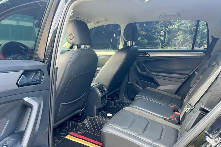 Used Volkswagen Tiguan L 2018 330TSI Automatic Two-Wheel Drive Comfort Edition Left Rear Seat