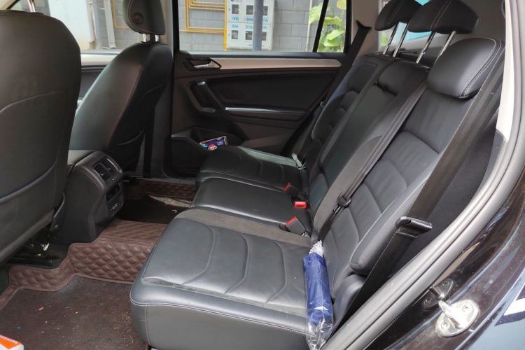 Used Volkswagen Tiguan L 2018 Facelift 330TSI Automatic Two-Wheel Drive Luxury Edition Left Rear Seat