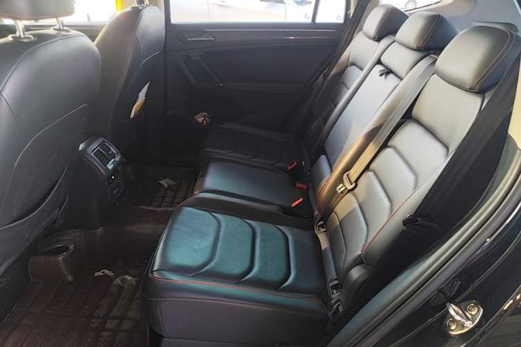 Used Volkswagen Tiguan L 2018 Revised 330TSI Automatic Two-Wheel Drive Flagship Edition Left Rear Seat