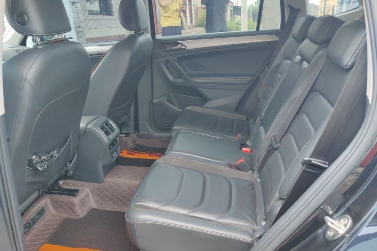 Used Volkswagen Tiguan L 2018 380TSI Automatic All-Wheel Drive Luxury Edition Left Rear Seat
