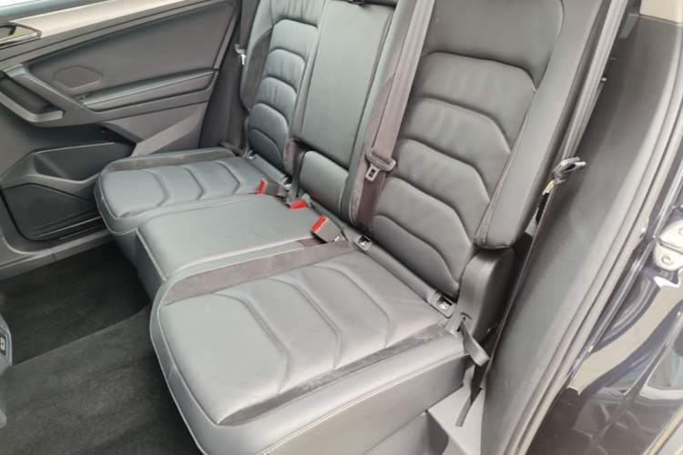 Used Volkswagen Tiguan L 2018 330TSI Automatic Two-Wheel Drive Luxury Edition Left Rear Seat