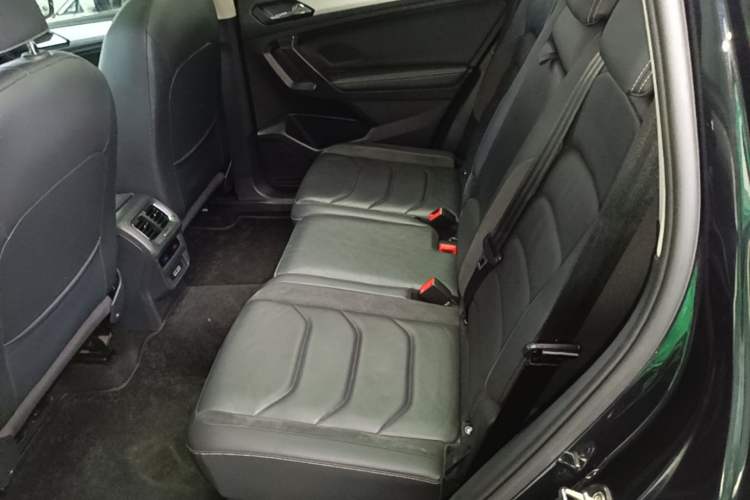 Used Volkswagen Tiguan L 2018 330TSI Automatic Two-Wheel Drive Luxury Edition Left Rear Seat