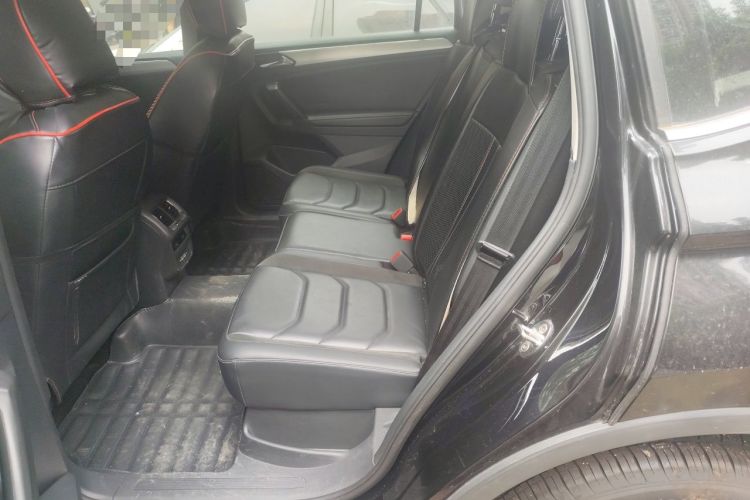 Used Volkswagen Tiguan L 2018 Facelift 330TSI Automatic Two-Wheel Drive Luxury Edition Left Rear Seat