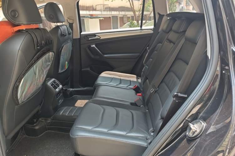 Used Volkswagen Tiguan L 2018 330TSI Automatic Two-Wheel Drive Comfort Edition Left Rear Seat
