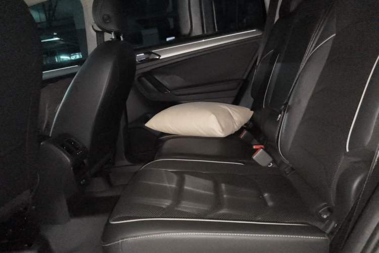 Used Volkswagen Tiguan L 2018 380TSI Automatic All-Wheel Drive Flagship Edition Left Rear Seat