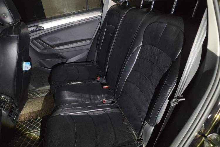 Used Volkswagen Tiguan L 2018 Facelift 330TSI Automatic Two-Wheel Drive Luxury Edition Left Rear Seat