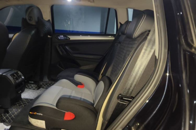 Used Volkswagen Tiguan L 2018 380TSI Automatic All-Wheel Drive Luxury Edition Left Rear Seat