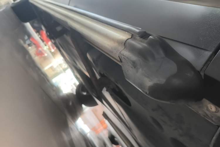 Used Volkswagen Tiguan L 2018 330TSI Automatic Two-Wheel Drive Comfort Edition Left Side Sill