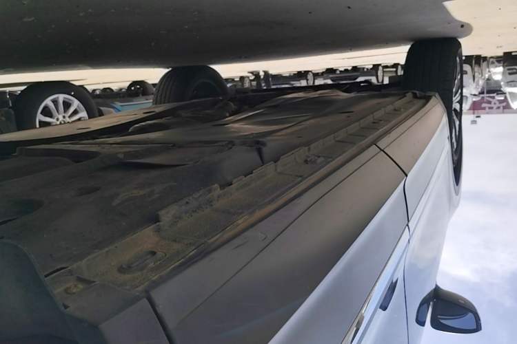 Used Volkswagen Tiguan L 2018 380TSI Automatic All-Wheel Drive Luxury Edition Left Side Sill