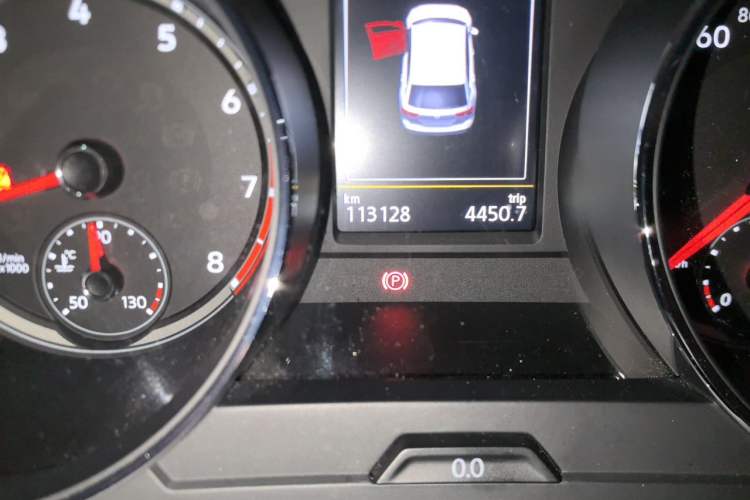 Used Volkswagen Tiguan L 2018 330TSI Automatic Two-Wheel Drive Comfort Edition Odometer Close Up