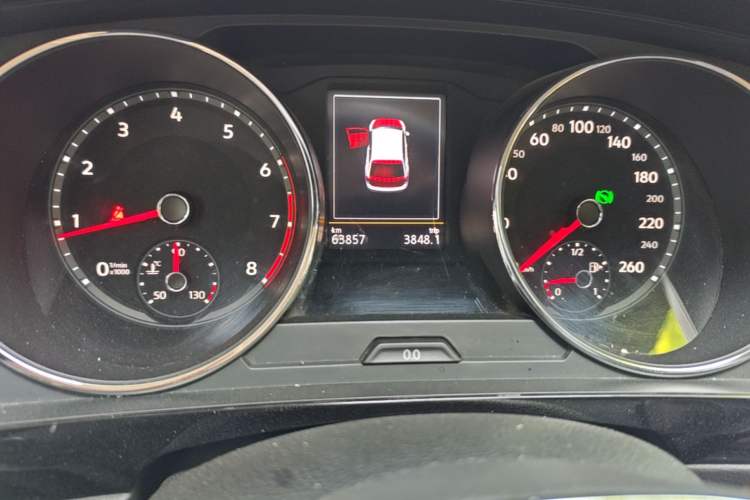 Used Volkswagen Tiguan L 2018 Revised Version 330TSI Automatic Two-Wheel Drive Comfort Edition Odometer Close Up