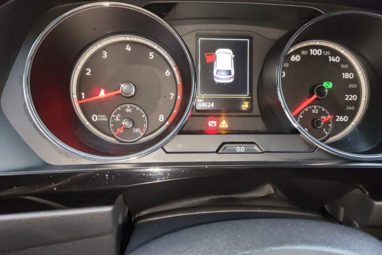 Used Volkswagen Tiguan L 2018 330TSI Automatic Two-Wheel Drive Luxury Edition Odometer Close Up