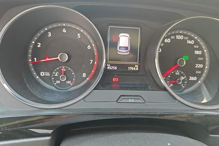 Used Volkswagen Tiguan L 2018 Facelift 330TSI Automatic Two-Wheel Drive Luxury Edition Odometer Close Up