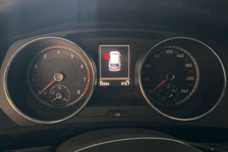 Used Volkswagen Tiguan L 2018 Facelift 330TSI Automatic Two-Wheel Drive Luxury Edition Odometer Close Up