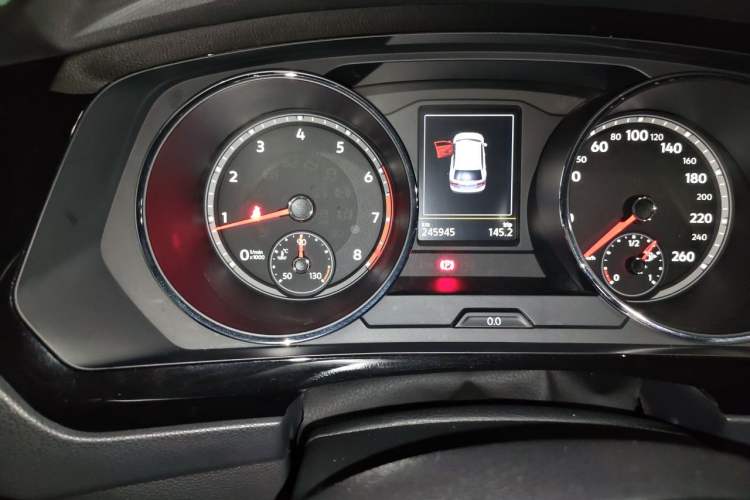 Used Volkswagen Tiguan L 2018 Revised Version 380TSI Automatic All-Wheel Drive Flagship Edition Odometer Close Up