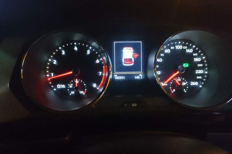 Used Volkswagen Tiguan L 2018 380TSI Automatic All-Wheel Drive Luxury Edition Odometer Close Up