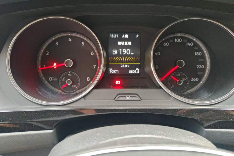 Used Volkswagen Tiguan L 2018 330TSI Automatic Two-Wheel Drive Comfort Edition Odometer Close Up