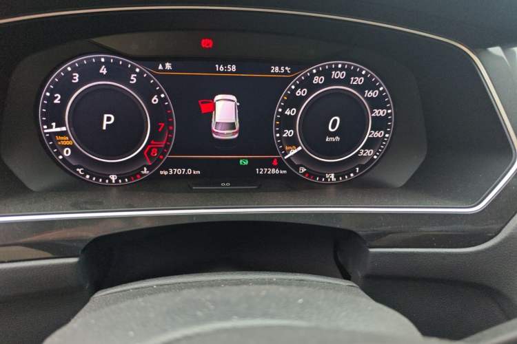 Used Volkswagen Tiguan L 2018 330TSI Automatic Two-Wheel Drive Luxury Edition Odometer Close Up