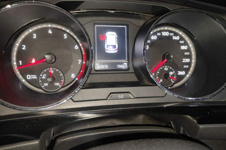Used Volkswagen Tiguan L 2018 330TSI Automatic Two-Wheel Drive Luxury Edition Odometer Close Up