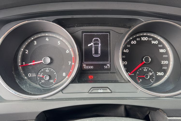 Used Volkswagen Tiguan L 2018 330TSI Automatic Two-Wheel Drive Luxury Edition Odometer Close Up