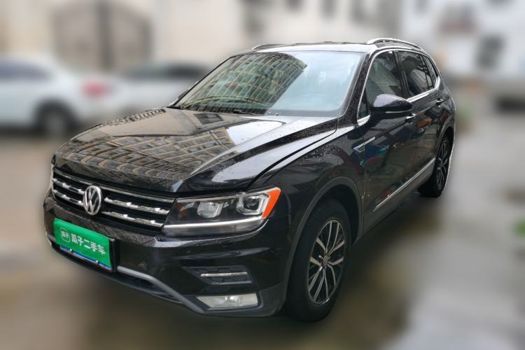 Volkswagen Tiguan L 2018 330TSI Automatic Two-Wheel Drive Luxury Edition d’occasion Guazi used car, China used car export, Used car for sale, Used cars, Cheapest cars for sale
