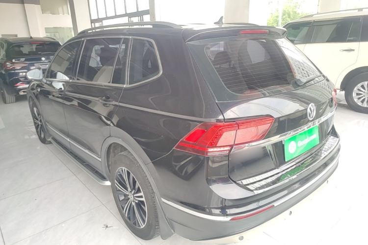 Used Volkswagen Tiguan L 2018 380TSI Automatic All-Wheel Drive Luxury Edition Rear Left 45 Deg