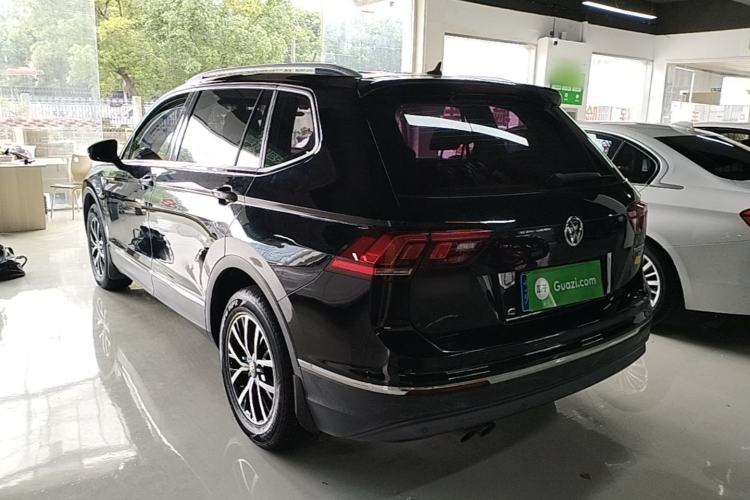 Used Volkswagen Tiguan L 2018 330TSI Automatic Two-Wheel Drive Luxury Edition Rear Left 45 Deg