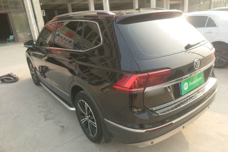 Used Volkswagen Tiguan L 2018 380TSI Automatic All-Wheel Drive Luxury Edition Rear Left 45 Deg