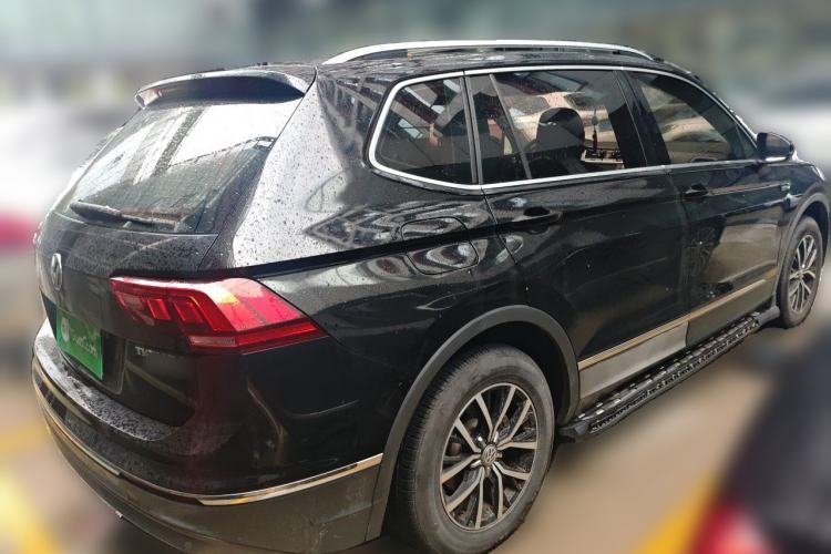Used Volkswagen Tiguan L 2018 330TSI Automatic Two-Wheel Drive Luxury Edition Rear Right 45 Deg