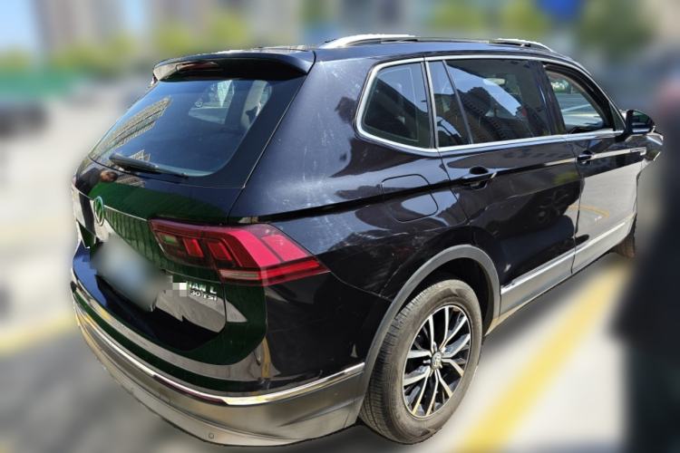 Used Volkswagen Tiguan L 2018 330TSI Automatic Two-Wheel Drive Luxury Edition Rear Right 45 Deg