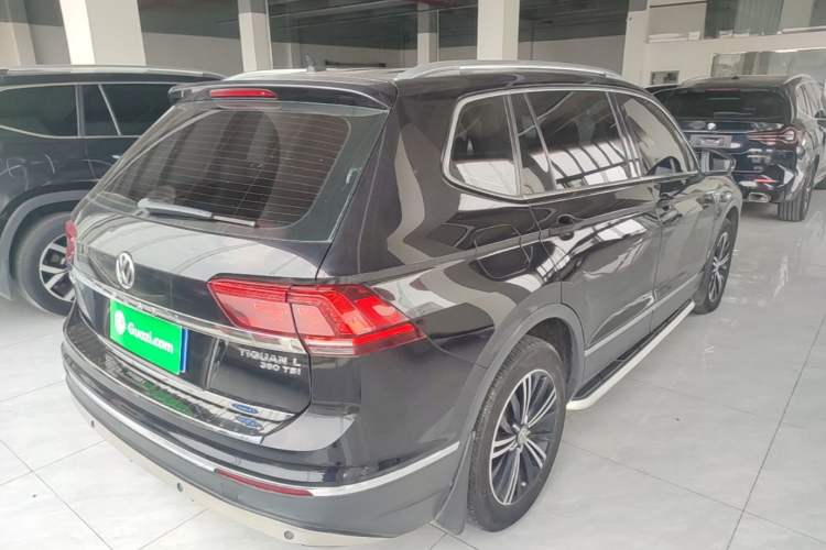 Used Volkswagen Tiguan L 2018 380TSI Automatic All-Wheel Drive Luxury Edition Rear Right 45 Deg