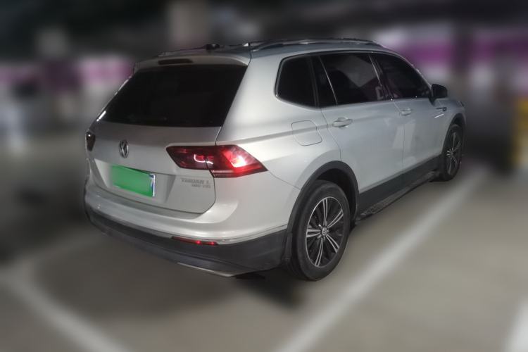 Used Volkswagen Tiguan L 2018 380TSI Automatic All-Wheel Drive Luxury Edition Rear Right 45 Deg