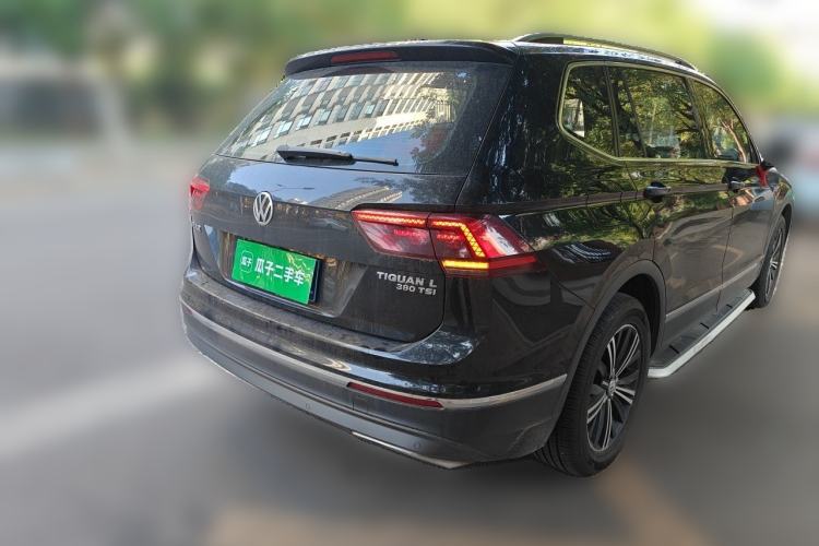 Used Volkswagen Tiguan L 2018 380TSI Automatic All-Wheel Drive Luxury Edition Rear Right 45 Deg