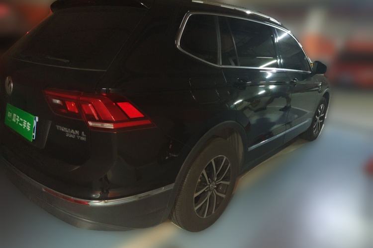 Used Volkswagen Tiguan L 2018 330TSI Automatic Two-Wheel Drive Luxury Edition Rear Right 45 Deg