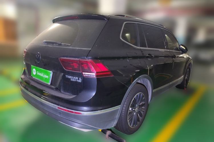Used Volkswagen Tiguan L 2018 380TSI Automatic All-Wheel Drive Luxury Edition Rear Right 45 Deg