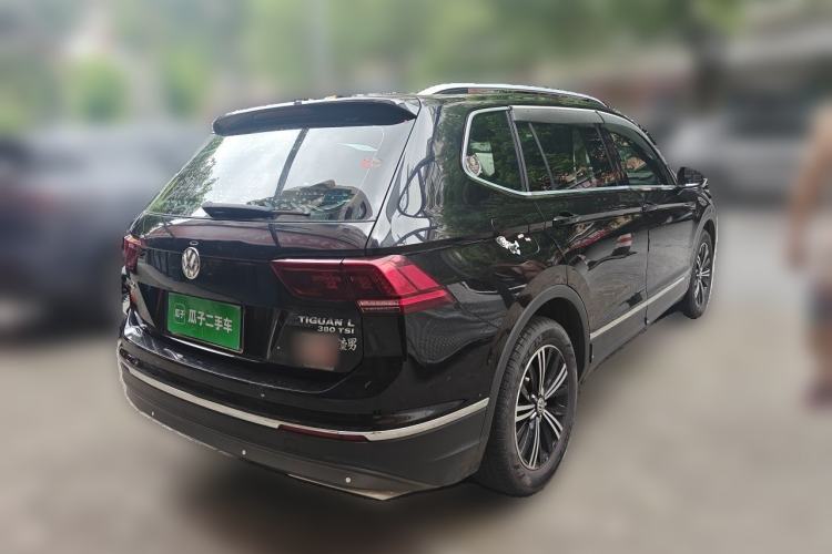 Used Volkswagen Tiguan L 2018 380TSI Automatic All-Wheel Drive Luxury Edition Rear Right 45 Deg