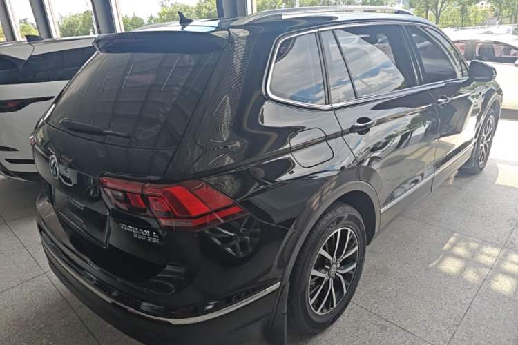 Used Volkswagen Tiguan L 2018 Facelift 330TSI Automatic Two-Wheel Drive Luxury Edition Rear Right 45 Deg