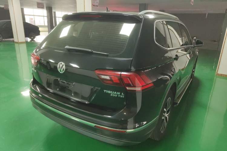 Used Volkswagen Tiguan L 2018 330TSI Automatic Two-Wheel Drive Luxury Edition Rear Right 45 Deg