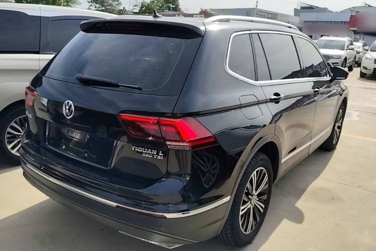 Used Volkswagen Tiguan L 2018 380TSI Automatic All-Wheel Drive Luxury Edition Rear Right 45 Deg