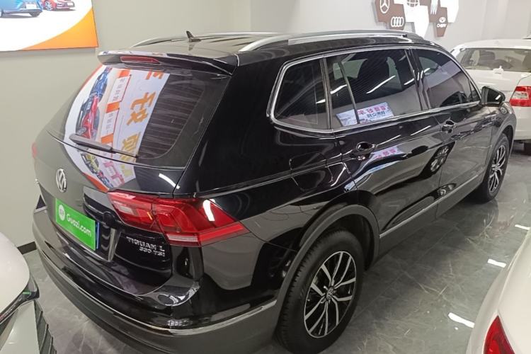 Used Volkswagen Tiguan L 2018 330TSI Automatic Two-Wheel Drive Luxury Edition Rear Right 45 Deg
