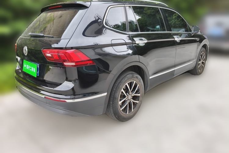 Used Volkswagen Tiguan L 2018 330TSI Automatic Two-Wheel Drive Luxury Edition Rear Right 45 Deg