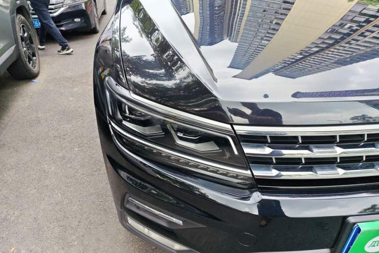Used Volkswagen Tiguan L 2018 Revised Version 380TSI Automatic All-Wheel Drive Flagship Edition Right Front Headlight