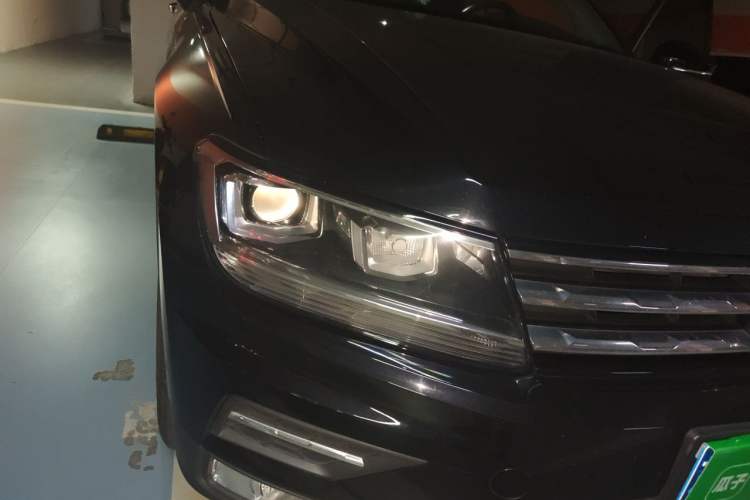 Used Volkswagen Tiguan L 2018 330TSI Automatic Two-Wheel Drive Luxury Edition Right Front Headlight